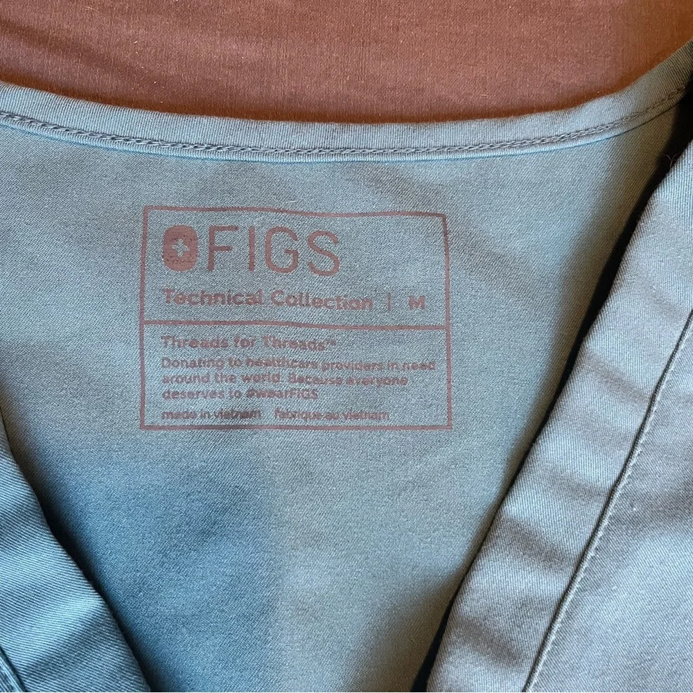 Figs Catarina One-Pocket Scrub Top Size Medium - Picture 2 of 9